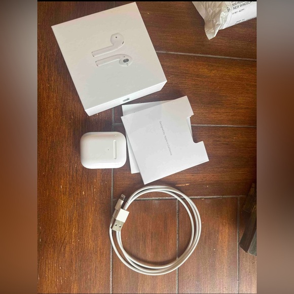 Airpods 2nd Generation - Picture 2 of 2